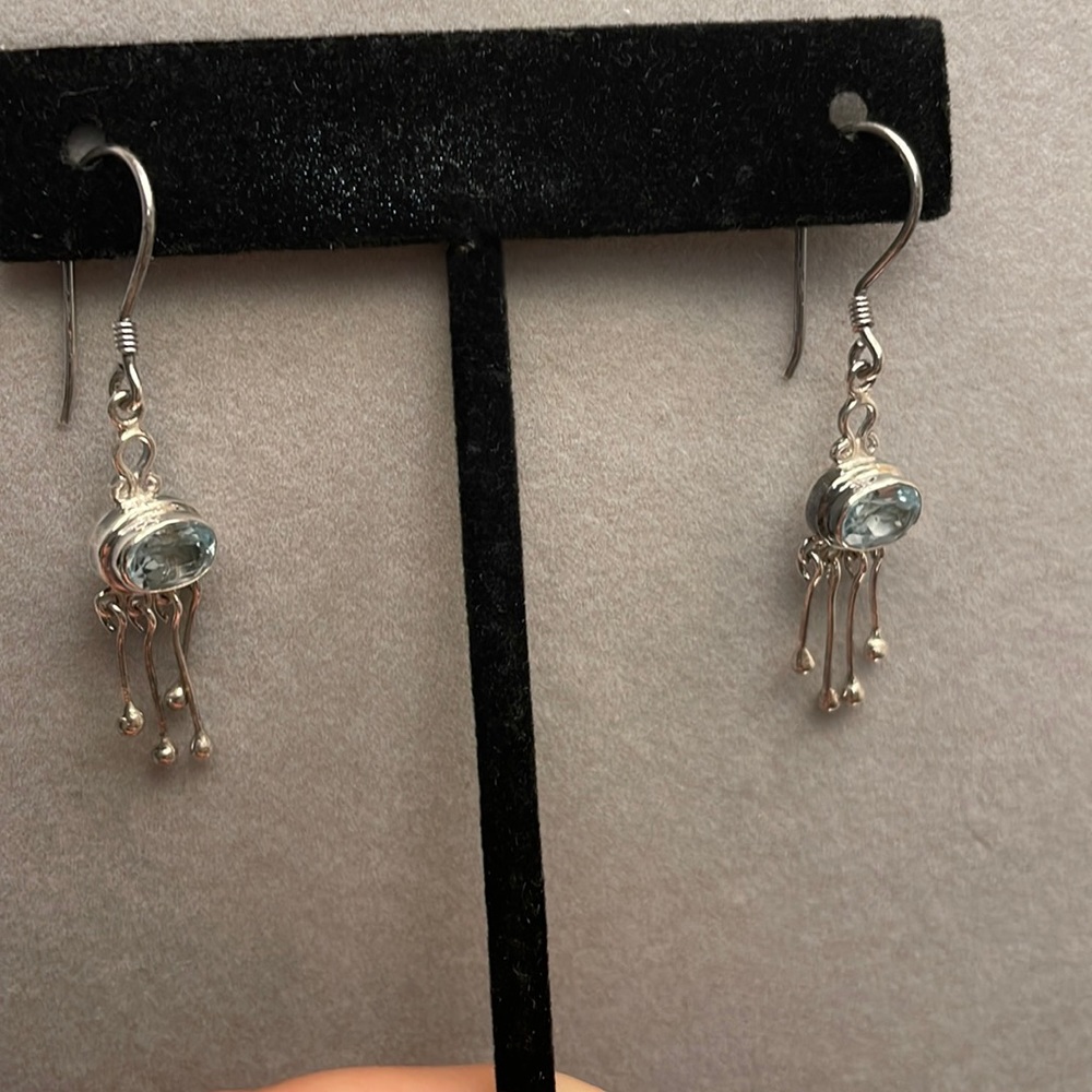 ✨SOLD✨Beautiful 925 Silver and Oval Aquamarine Earrings - Picture 6 of 17